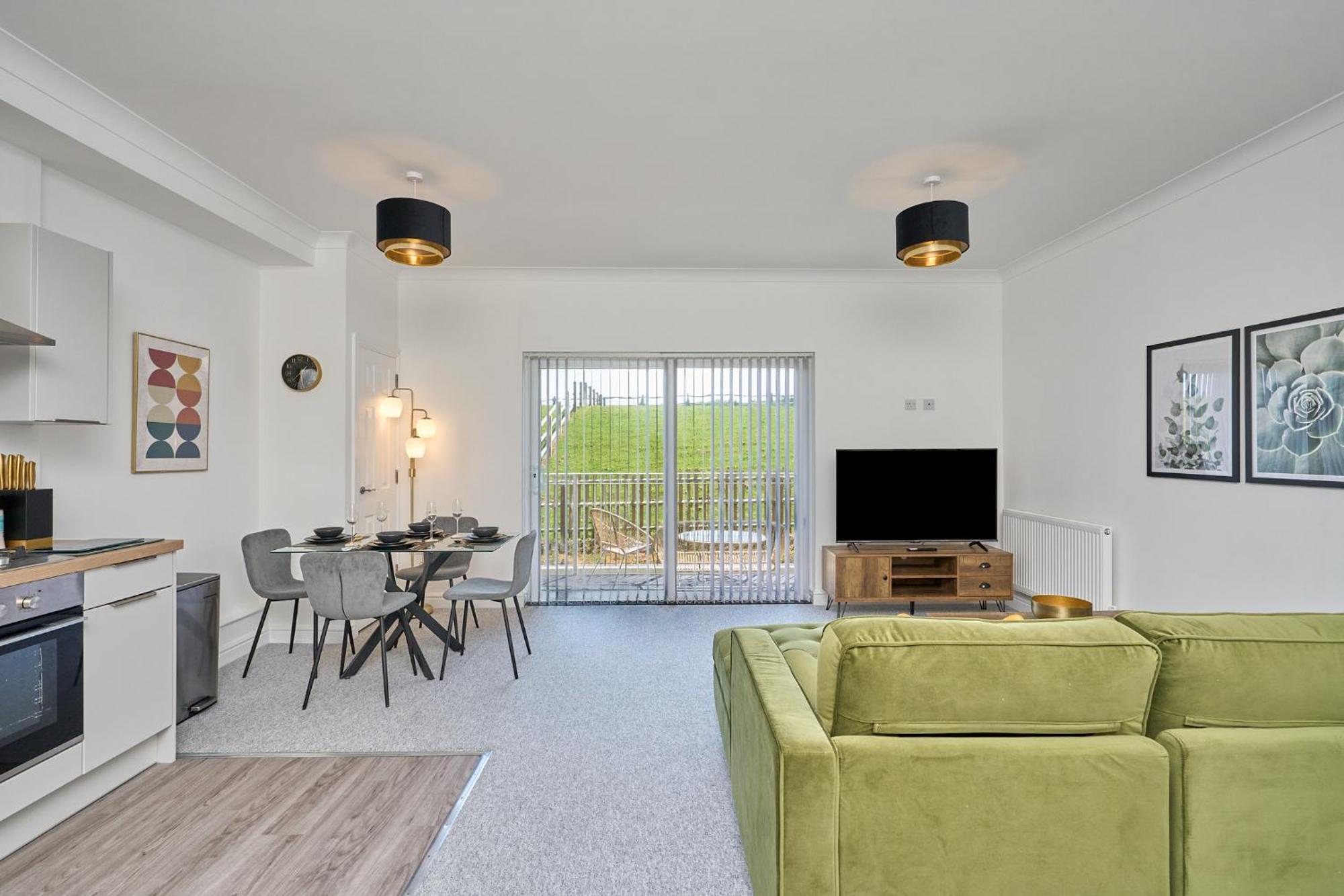 Spacious 1 Bed Apt - Stunning Views & Private Parking - 5 Mins To Beach - Dog Friendly - Close To Ventnor, Shanklin & Sandown - Ideal For Friends, Families & Business Travellers - Sleeps Up To 4 Guests - Managed By "Greenstay Serviced Accommodation" Bonchurch Zewnętrze zdjęcie